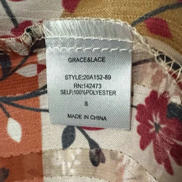 Grace & Lace | Boho Patchwork Flowy Ruffle Long Sleeve Floral Blouse Size Small - Picture 10 of 11